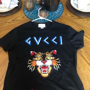 Gucci t shirt angry cat sz. Large